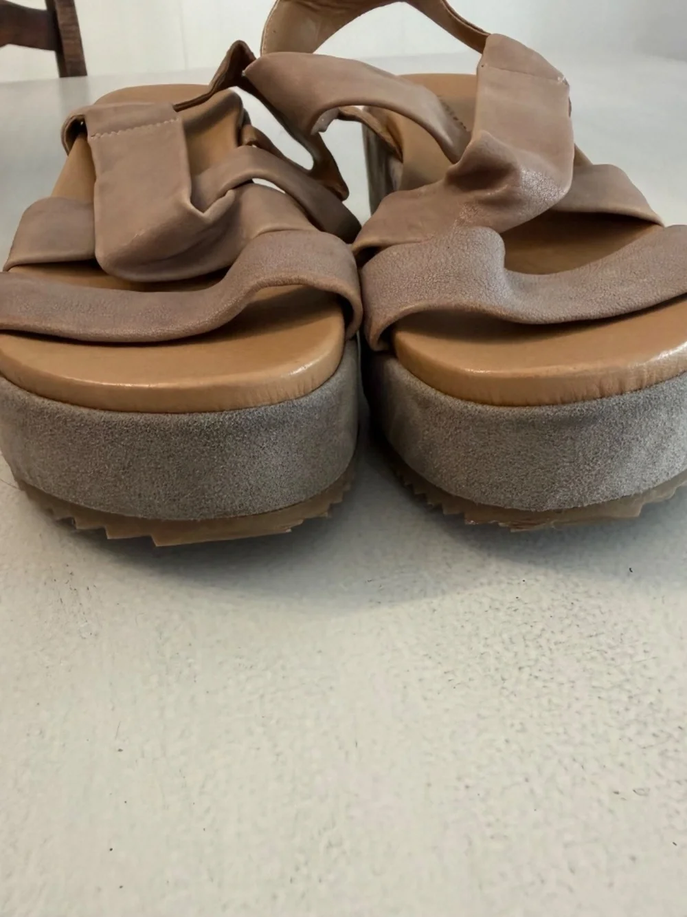 Lucky Brand Women's Taupe/Brown Faux Leather Strappy Slip-On Wedge Sandals GUC
